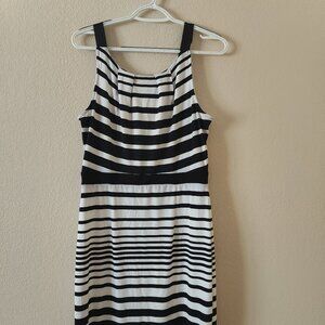 LIZ CLAIBORNE, MEDIUM, BLACK AND WHITE STRIPES